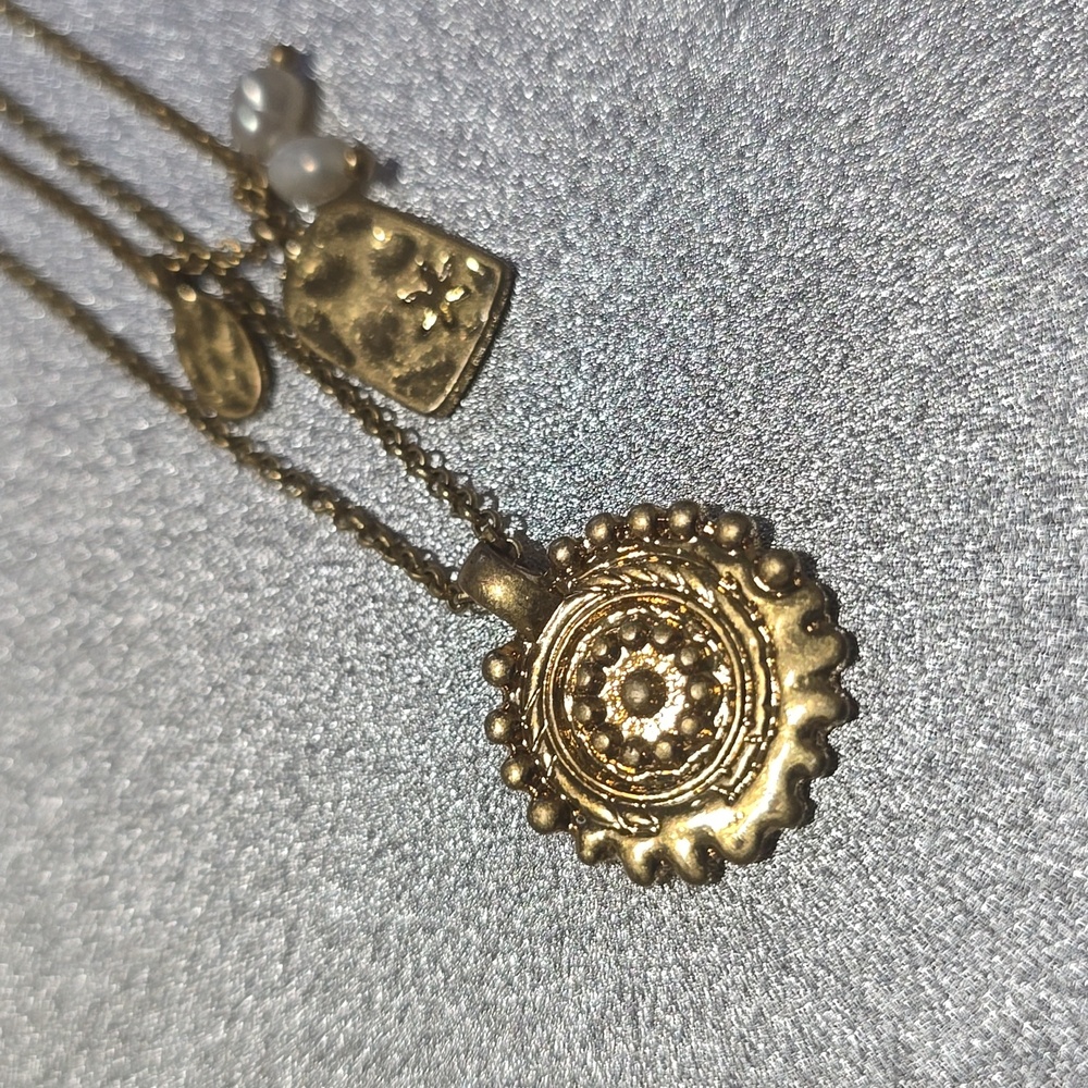 ❇️🧚‍♀️Free People RARE 14k Gold Plated Delicate Layered Necklace NWT - Picture 2 of 4